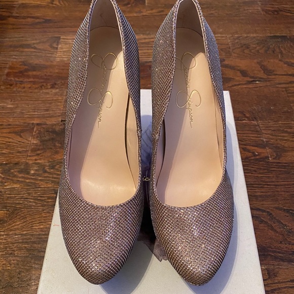 Heels - Picture 4 of 4